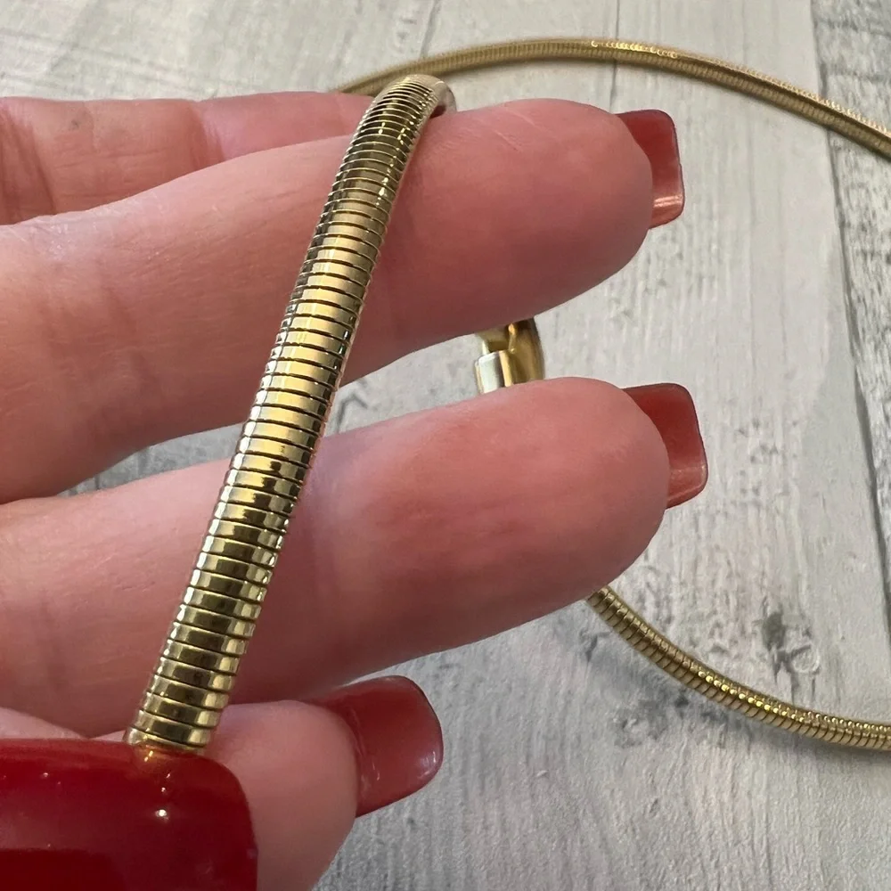 Gold‎ Tone Thin Snake Waist Belt 28-32” Adjustable Professional Classic Preppy